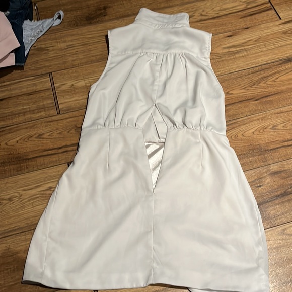 Beautiful white dress - Picture 4 of 6